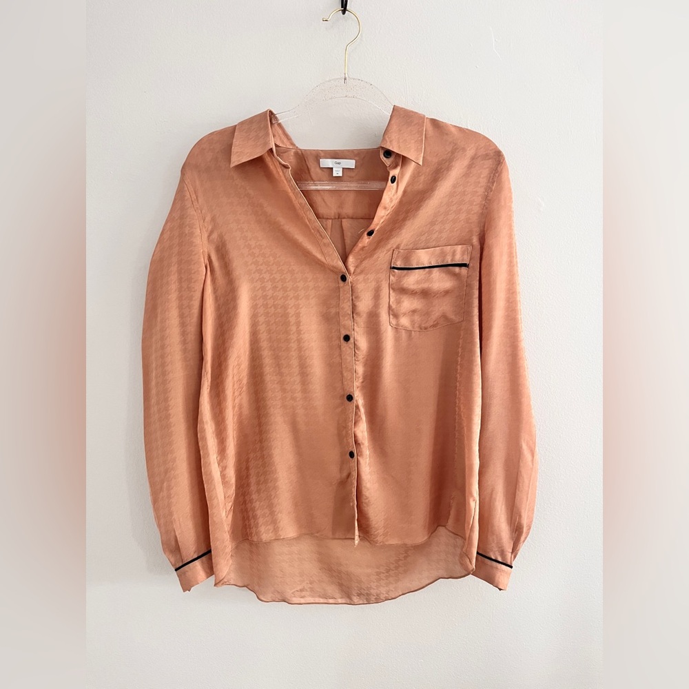 Gap Houndstooth Button Down Long Sleeve Blouse - image 1